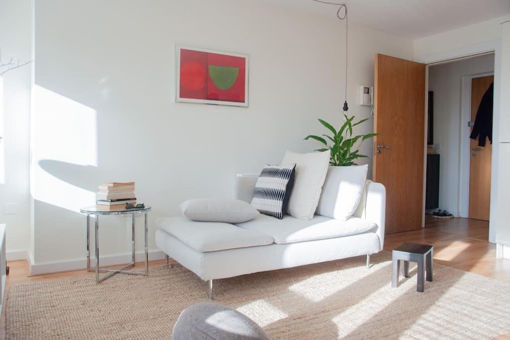 2 Bed 2 Bath Apartment With Canal View Dublín Exterior foto