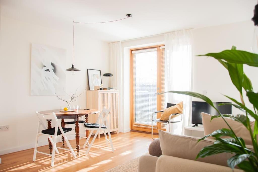 2 Bed 2 Bath Apartment With Canal View Dublín Exterior foto