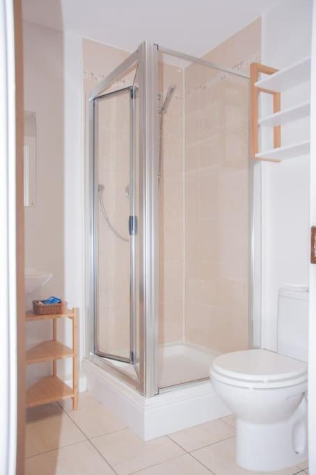 2 Bed 2 Bath Apartment With Canal View Dublín Exterior foto